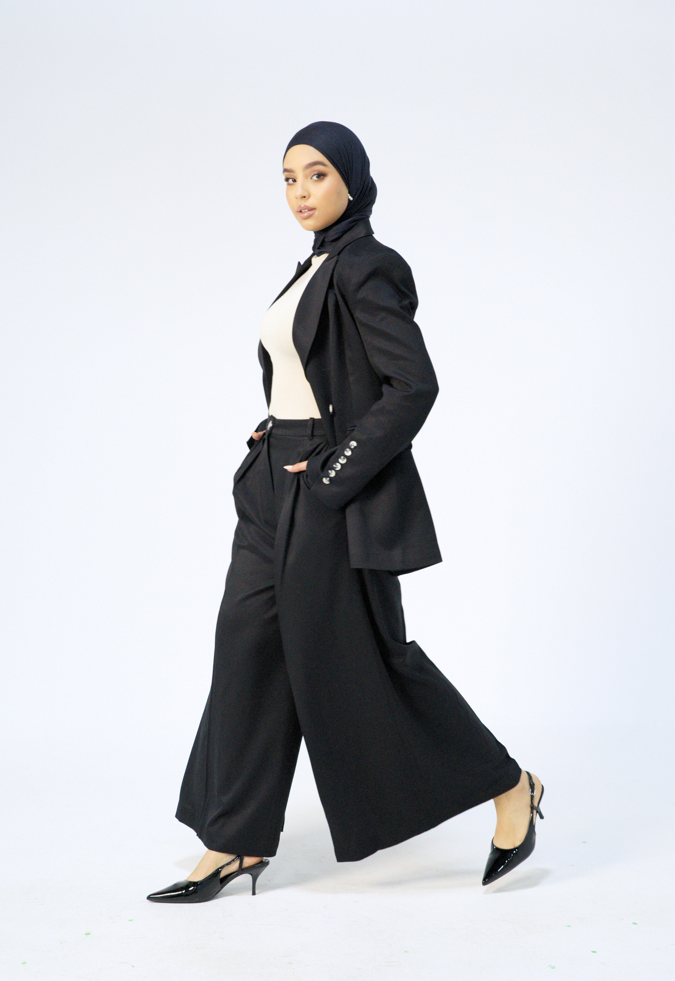 Wide-leg tailored pants