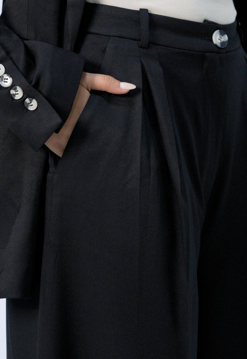Wide-leg tailored pants