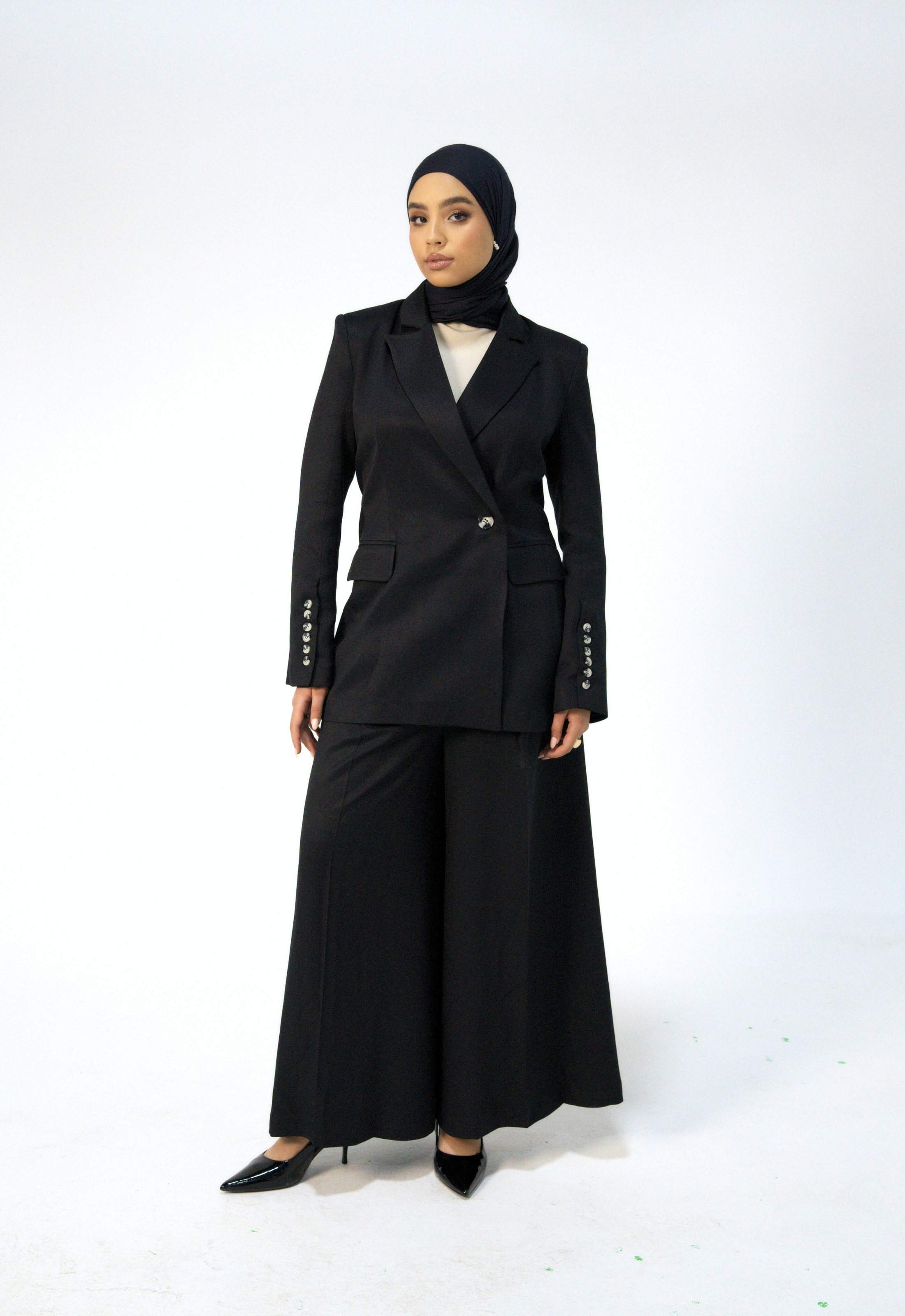 One-button tailored blazer